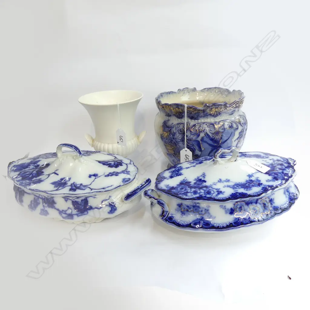 VICTORIAN B/W JARDINIERE + 2 TUREENS +  WHITE WEDGWOOD URN (rim chip) H.175mm Image 1++
