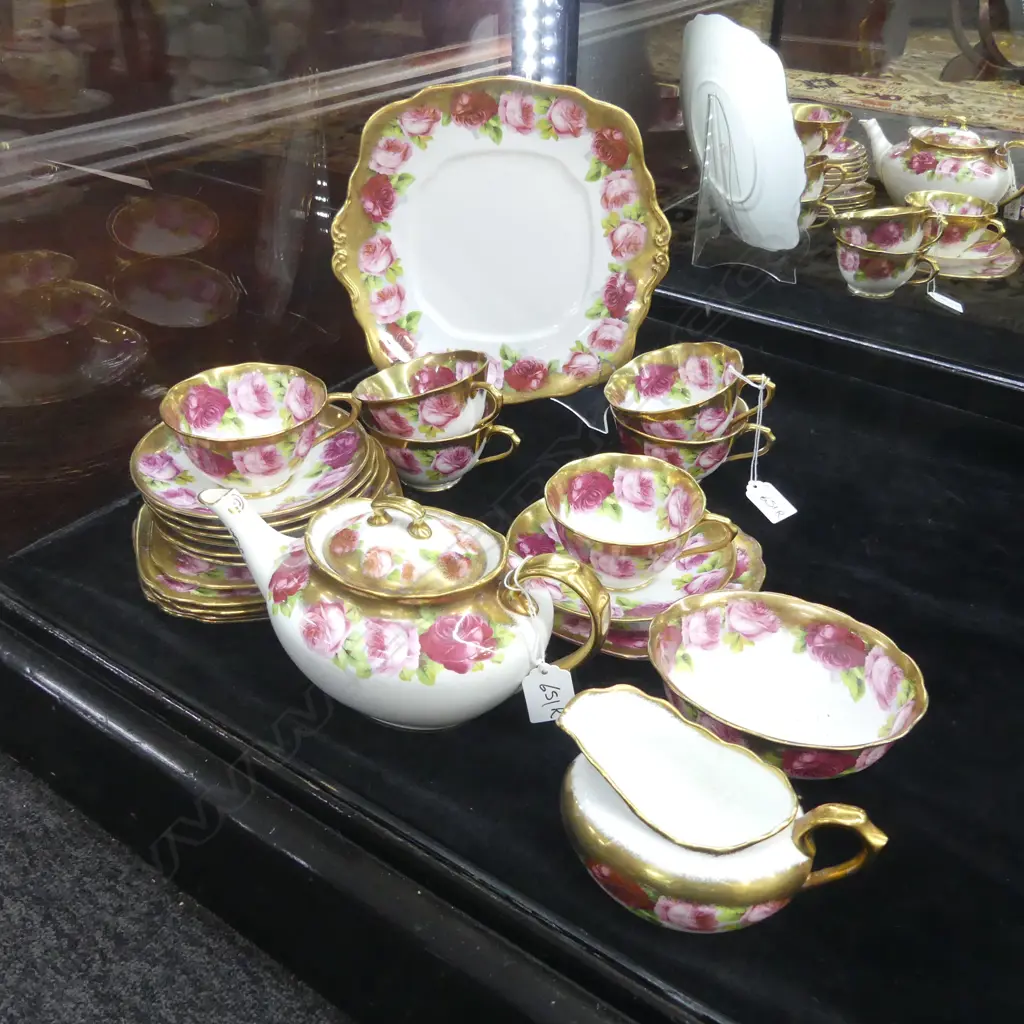 ROYAL ALBERT 23 PC OLD ENGLISH ROSES HEAVY GOLD GILD TEA SET INCL TEAPOT... Image 1++