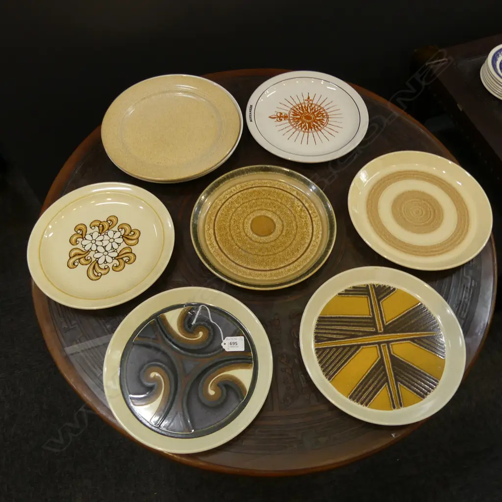 9 ASST CROWN LYNN DINNER PLATES, MOSTLY STONEWARE  Image 1++