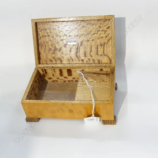 REWAREWA INLAID PAUA AATAHUA LABELLED MUSIC BOX 