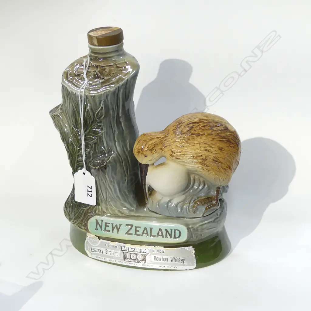 NZ KIWI BOURBON DECANTER Image 1++