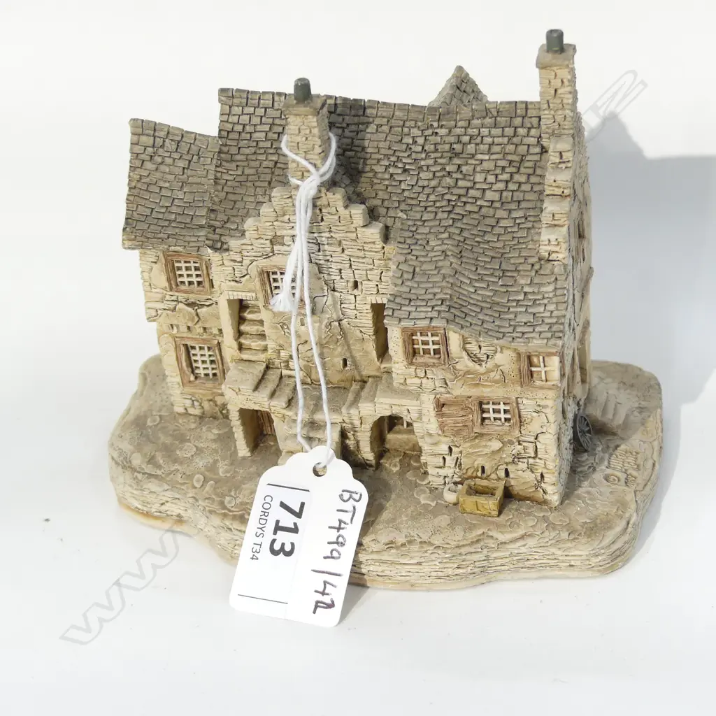 LILLIPUT HOUSE, STOCKWELL TENEMENT  H.110mm Image 1++