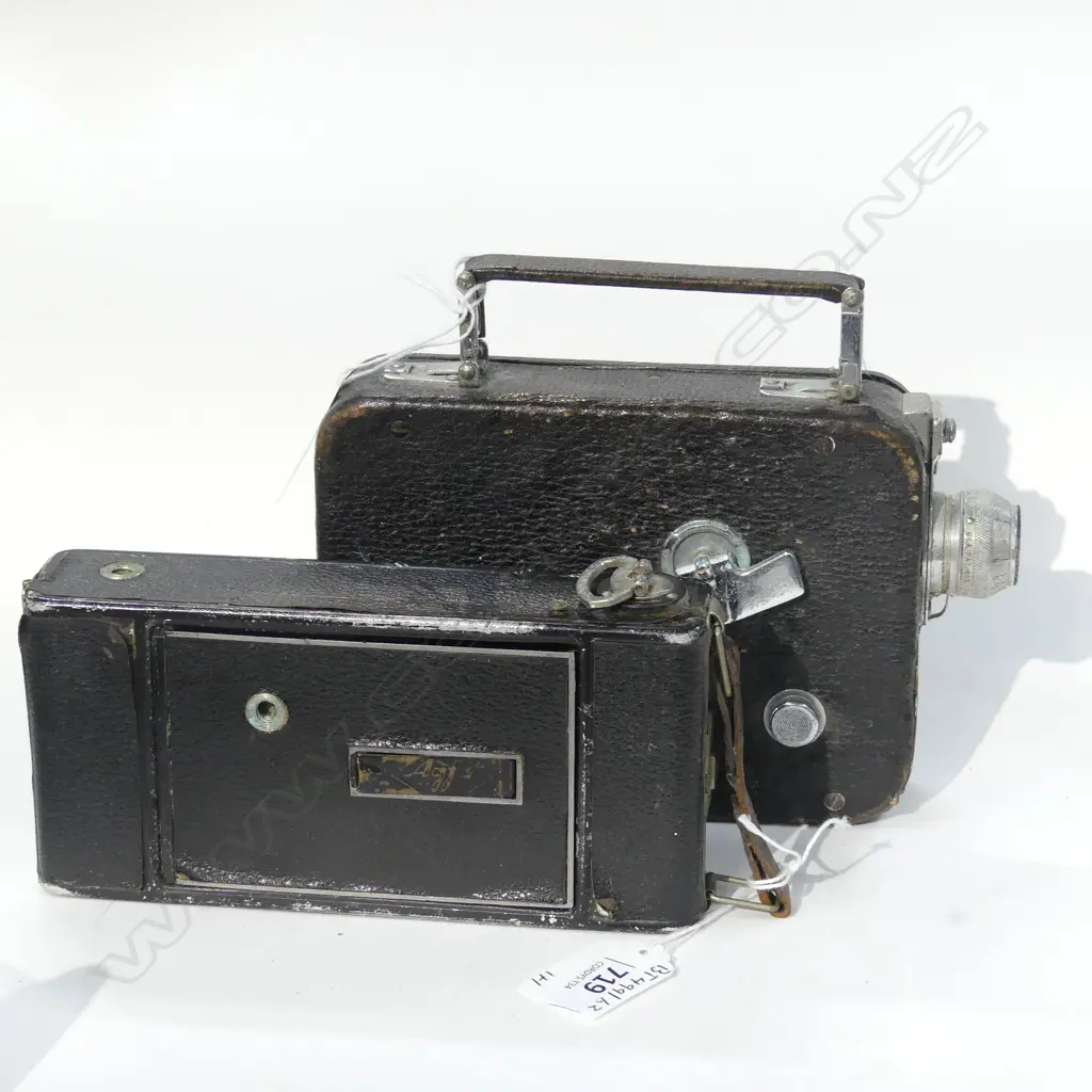 2 VINTAGE CAMERA: AGFA CONCERTINA & KODAK 8mm Image 1++