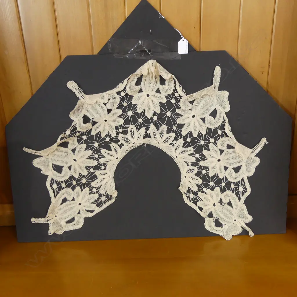 VICTORIAN LACE COLLAR Image 1++