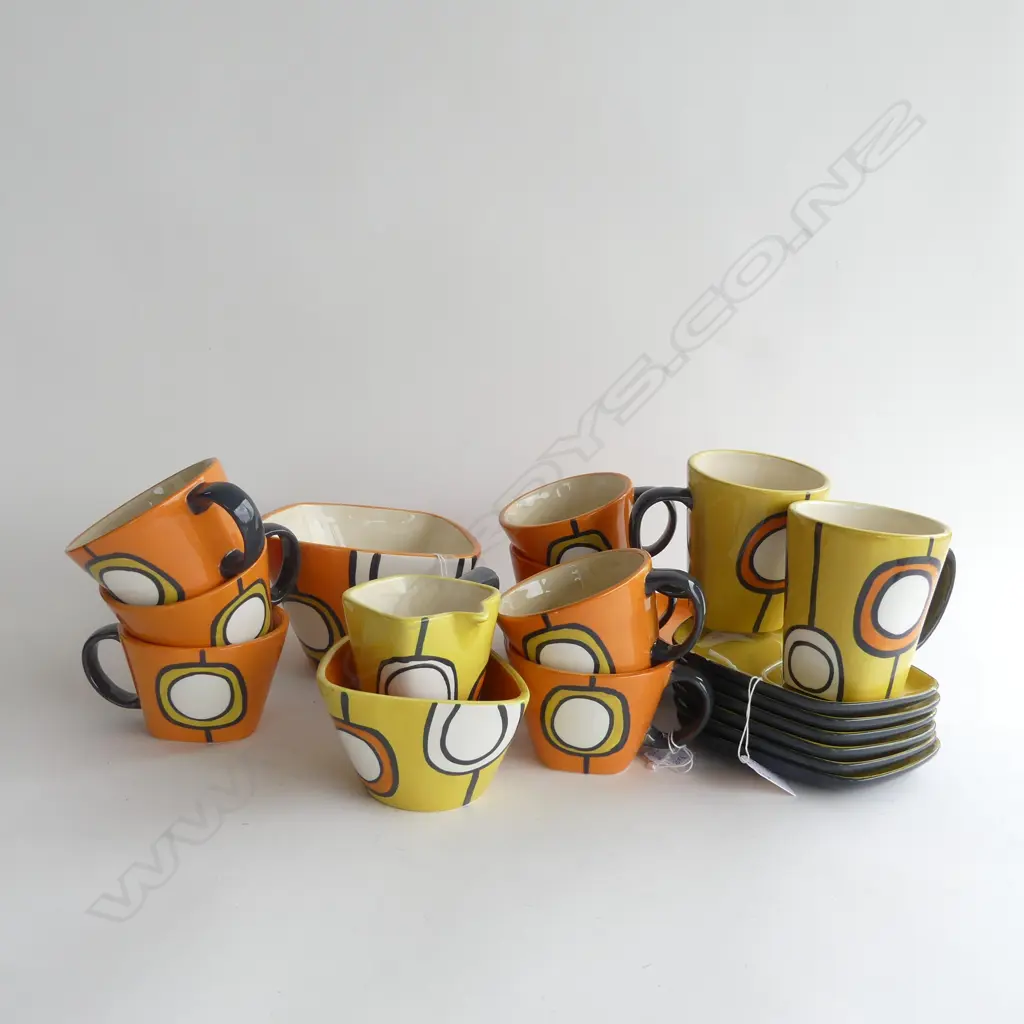 20 PCS RETRO ESSENCE 'BEATNICK' PCS; MUGS & SAUCERS, LG CUPS & SAUCER, JUG, 2 BOWLS.  A FEW HAVE CHIPS Image 1++