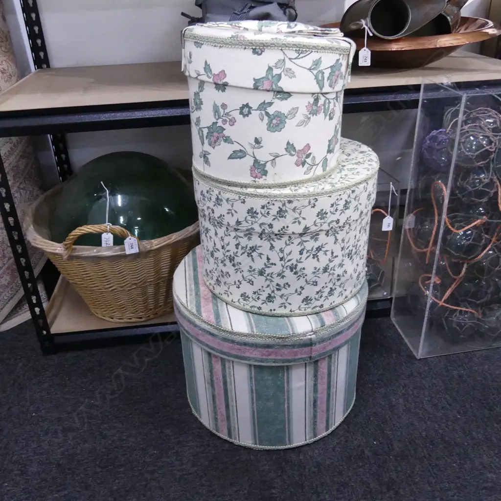 3 VINTAGE STACKING HAT BOXES - LARGEST DIA  390MM Image 1++