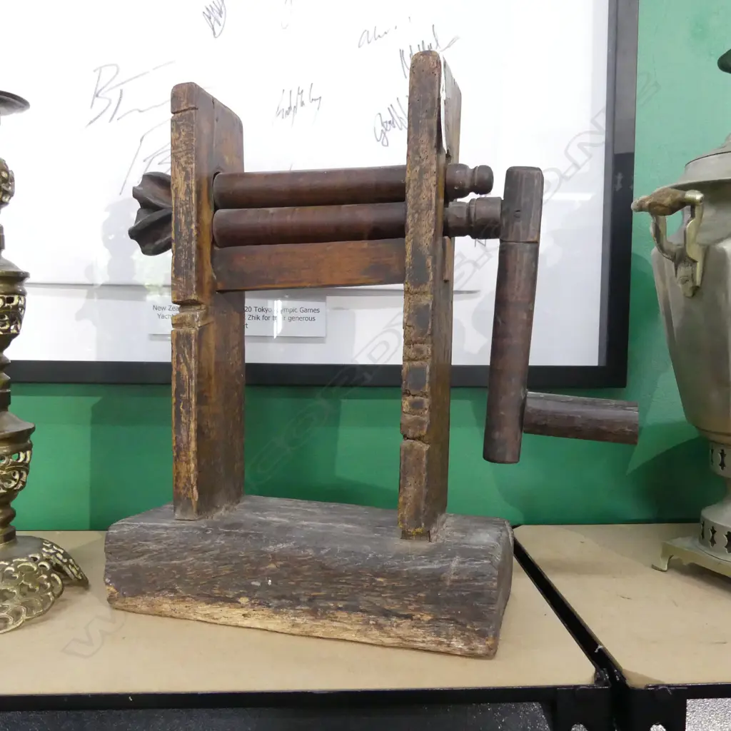 VINTAGE WOODEN MANGLE 390MMH Image 1++