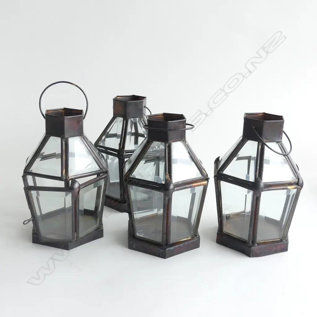 4 SMALL BEVELLED GLASS LANTERNS H.150mm Image 1++