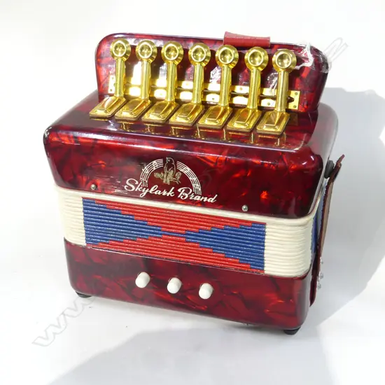ORIGINAL BOXED CHILDS ACCORDIAN C. 1950s SKYLARK BRAND