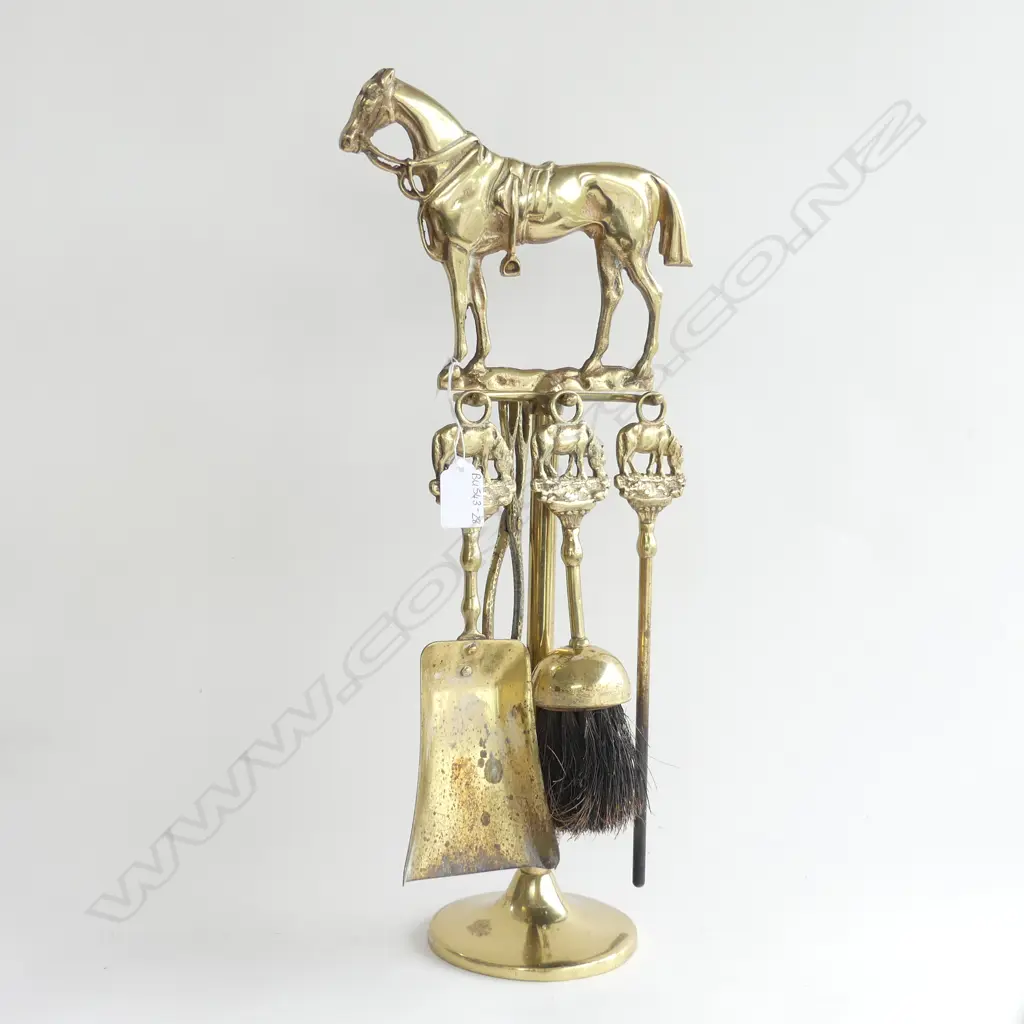 VINTAGE BRASS HORSE FIREPLACE SET - 4 PC SET  Image 1++