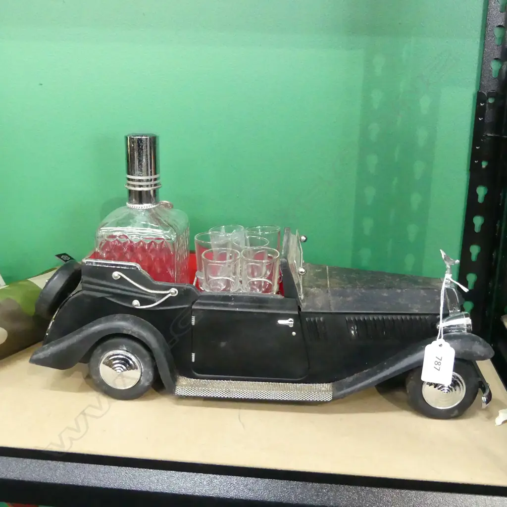 VINTAGE ROLLS ROYCE WHISKEY DECANTER- MUSICAL 420MML Image 1++