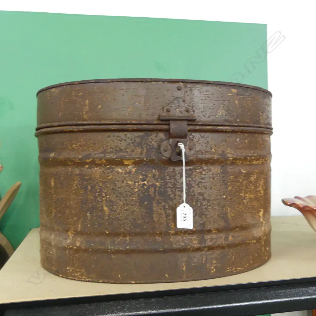 LG OVAL METAL HAT BOX - HAS RUST 450 X 370MM Image 1++