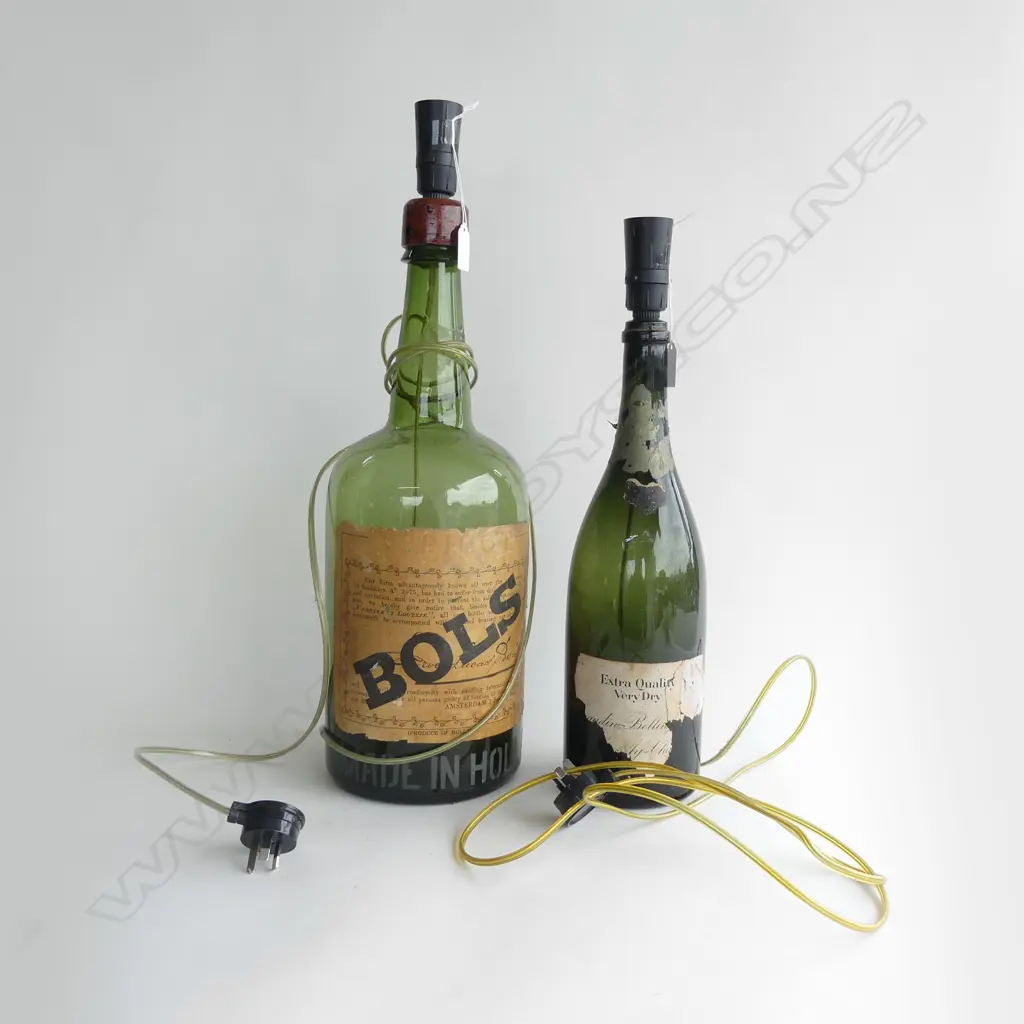 2 VINTAGE WINE BOTTLE LAMPS H.550 / 460mm no shades Image 1++