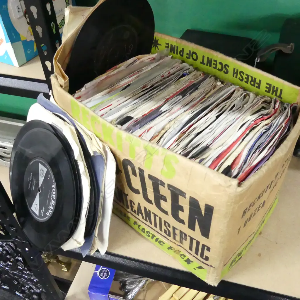 LG LOT OF EP VINYL RECORDS Image 1++