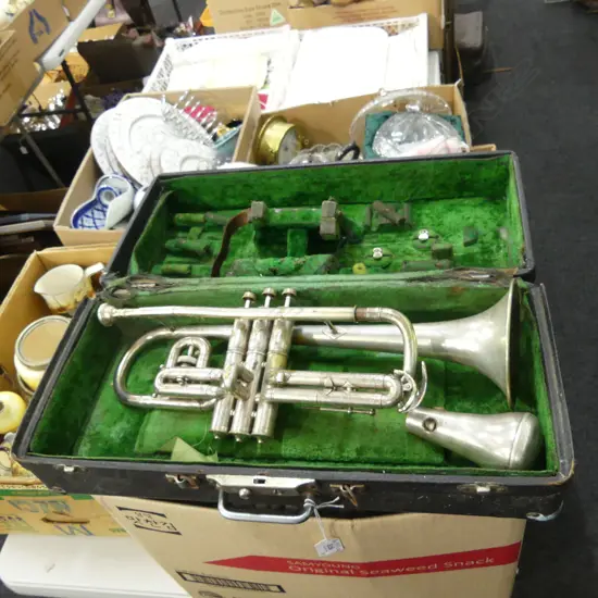 2 VINTAGE CASED INSTRUMENTS; VIOLIN & HORN