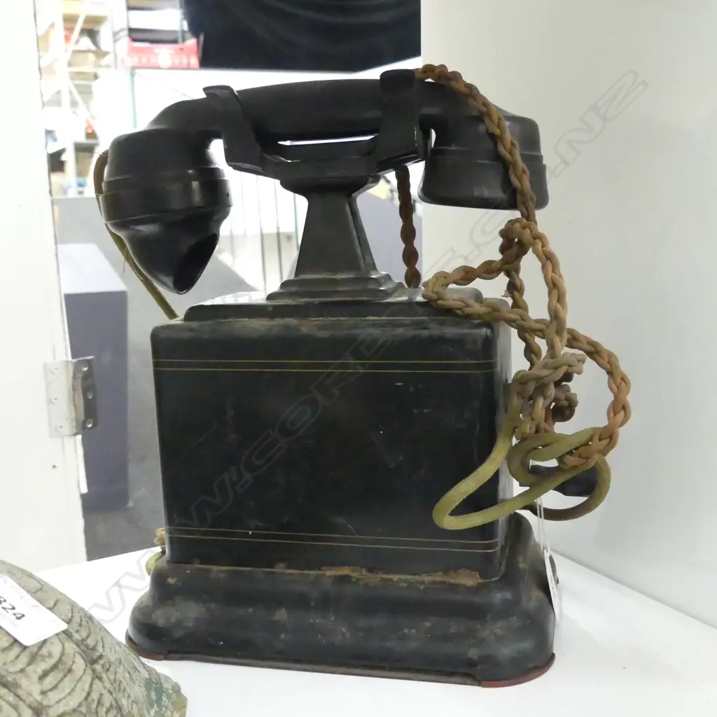 ANTIQUE WIND UP MILITARY PHONE H. 290MM Image 1++