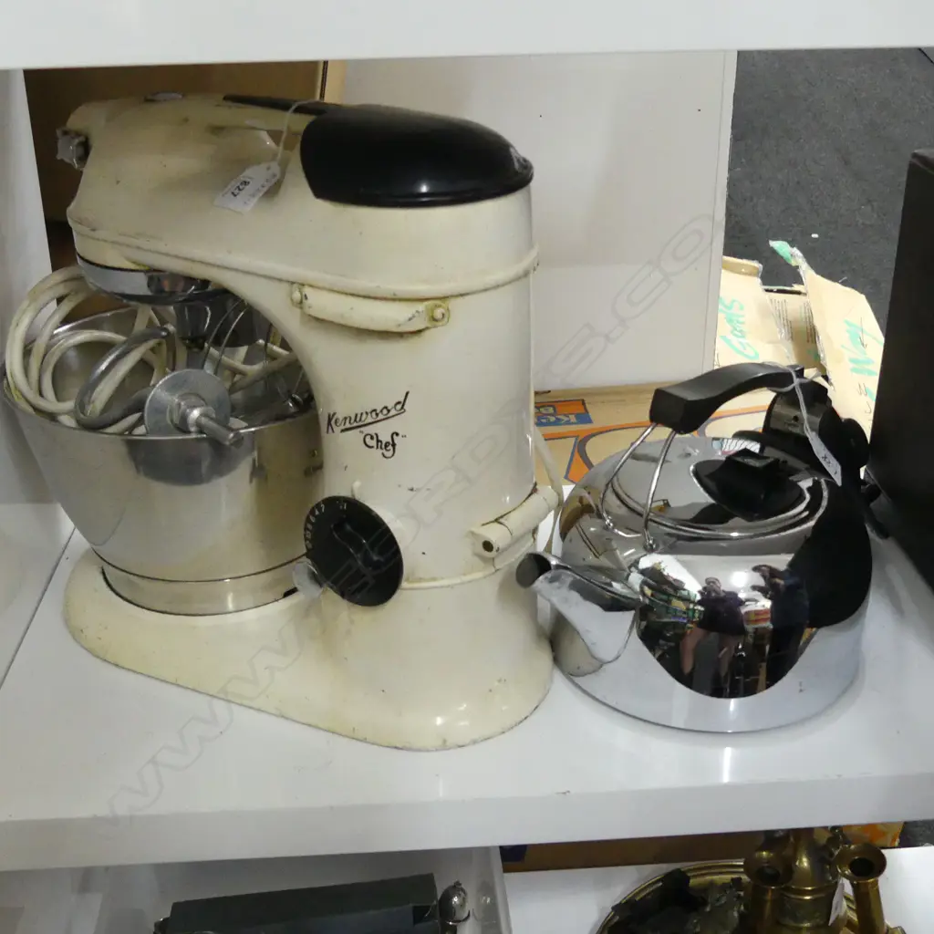 OLD KENWOOD CHEF ELECTRIC MIXER WITH BOWL & ATTACHMENTS + RUSSELL HOBBS CHROME ELECTRIC KETTLE Image 1++