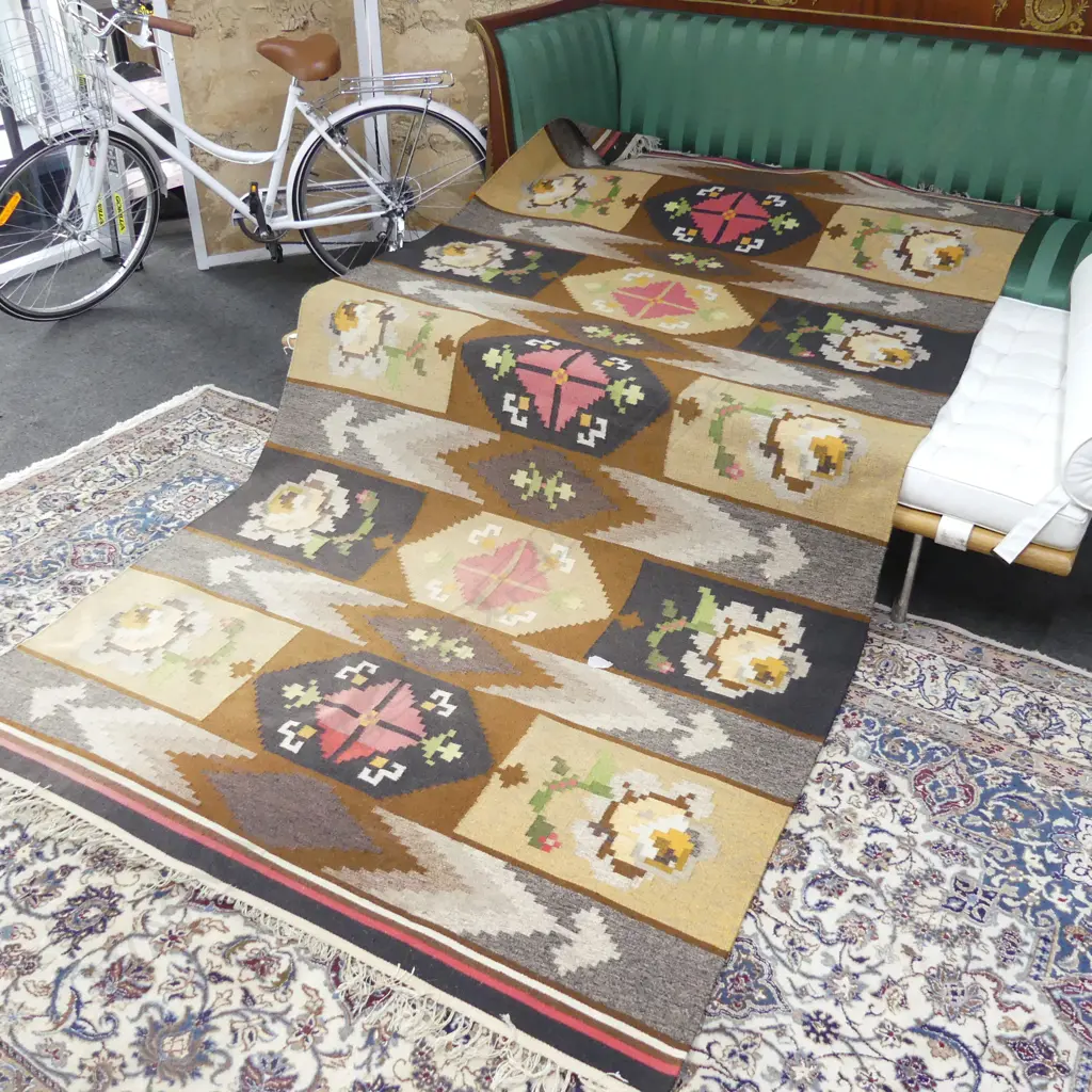 LARGE FLAT WEAVE RUG 3000x1580mm Image 1++