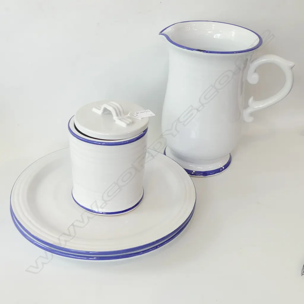 4 PCES MEXICAN CERAMICS; 2 LGE PLATES 350mm dia, LGE JUG & LIDDED CONTAINER Image 1++