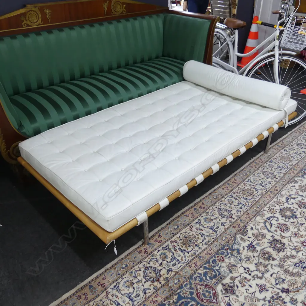 BARCELONA DAY BED; WHITE LEATHER 1950x950mm Image 1++