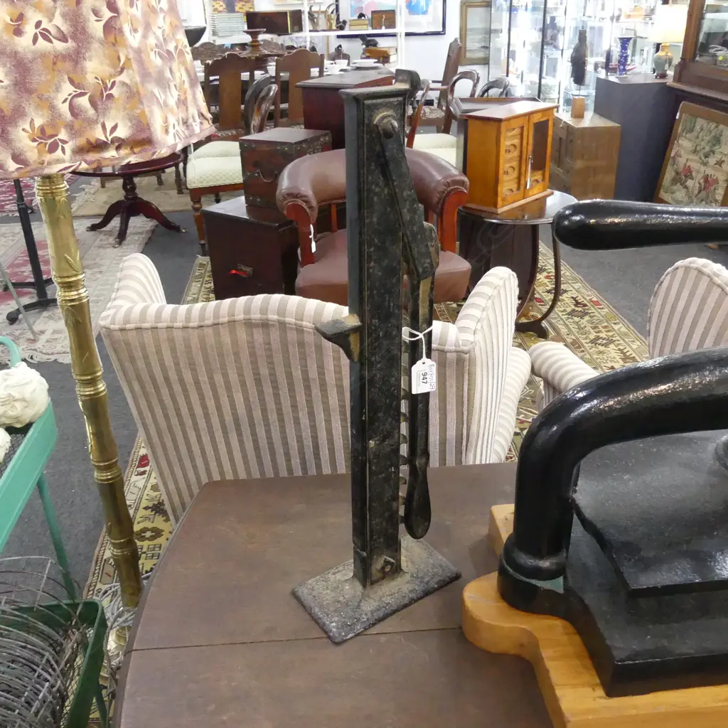VINTAGE CAST IRON CAR JACK H.520mm Image 1++