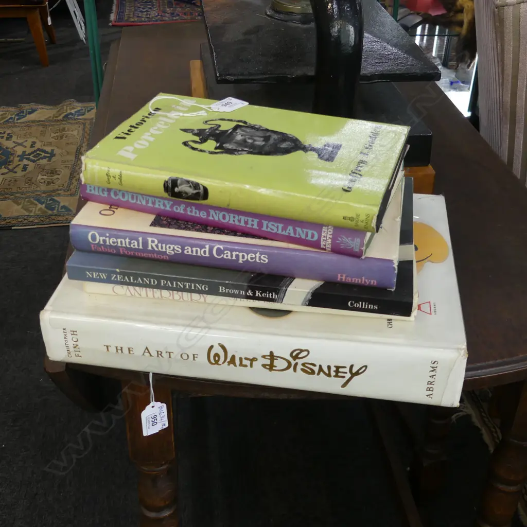 6 ART / NZ BOOKS INCL. FINCH 'ART OF WALT DISNEY', KEITH & BROWN 'NZ PAINTING AN INTRODUCTION' Image 1++