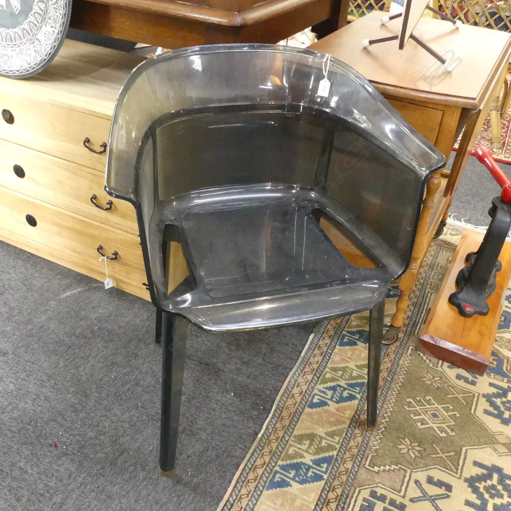 CONTEMPORARY ACRYLIC CHAIR Image 1++