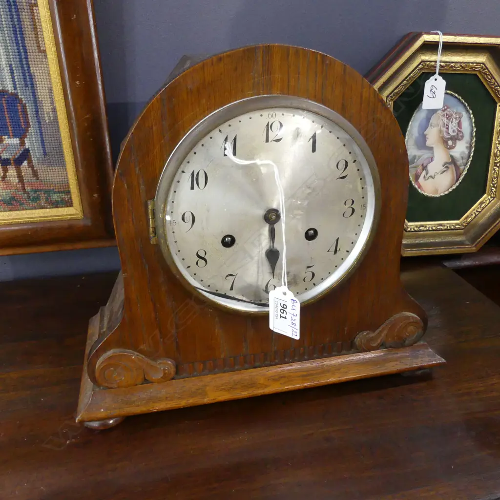 EARLY 20thC OAK MANTLE CLOCK AF H.250mm Image 1++