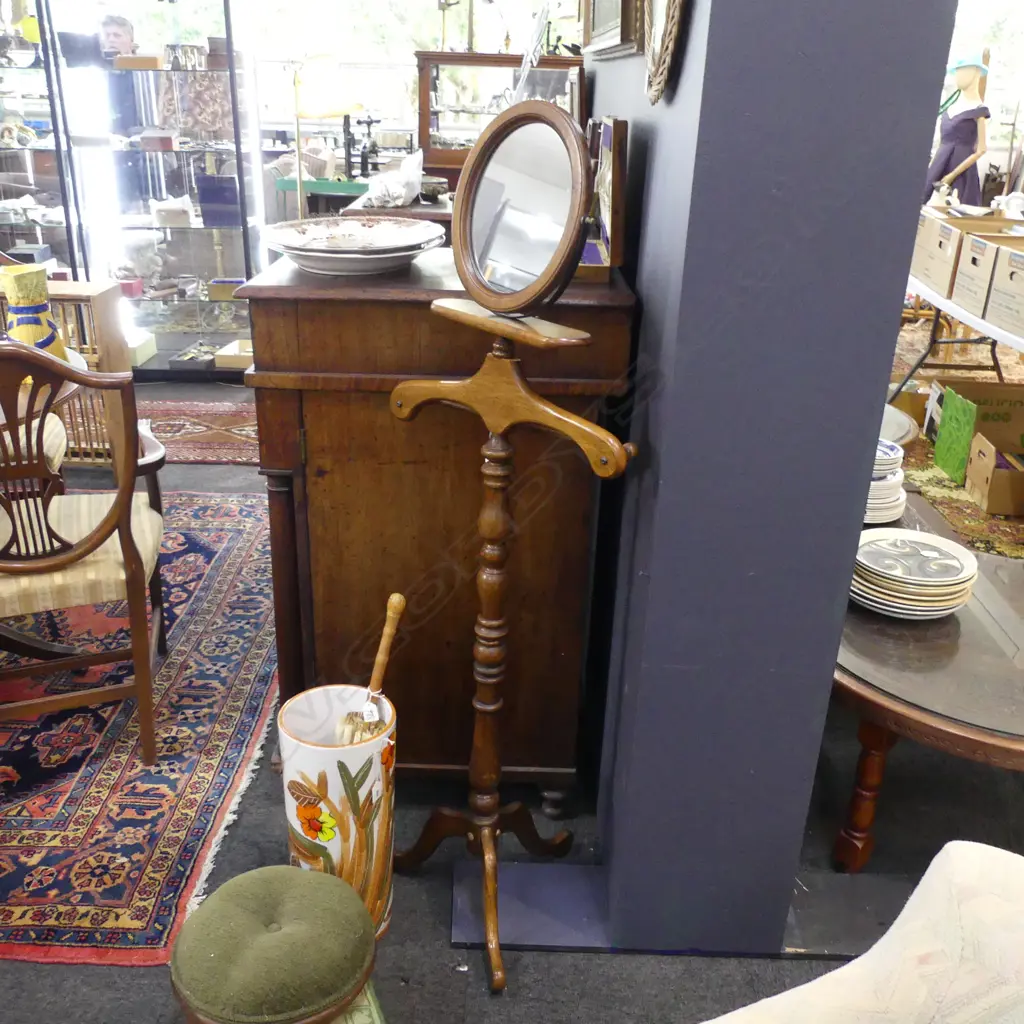MAHOGANY VALET STAND WITH SWIVEL MIRROR H. 1440MM Image 1++