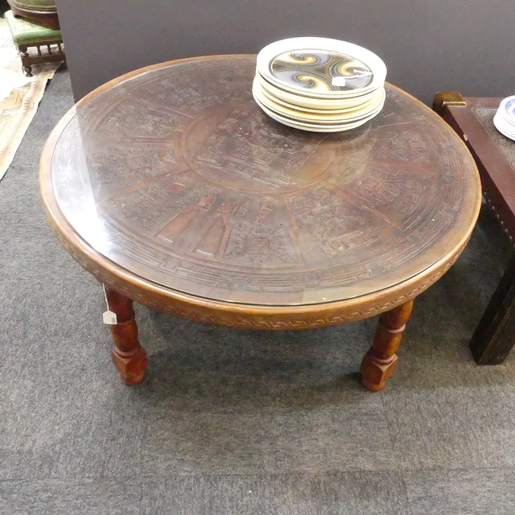 PR TOOLED LEATHER TOPPED MID-CENTURY ROUND COFFEE TABLES Dia.840mm Image 1++