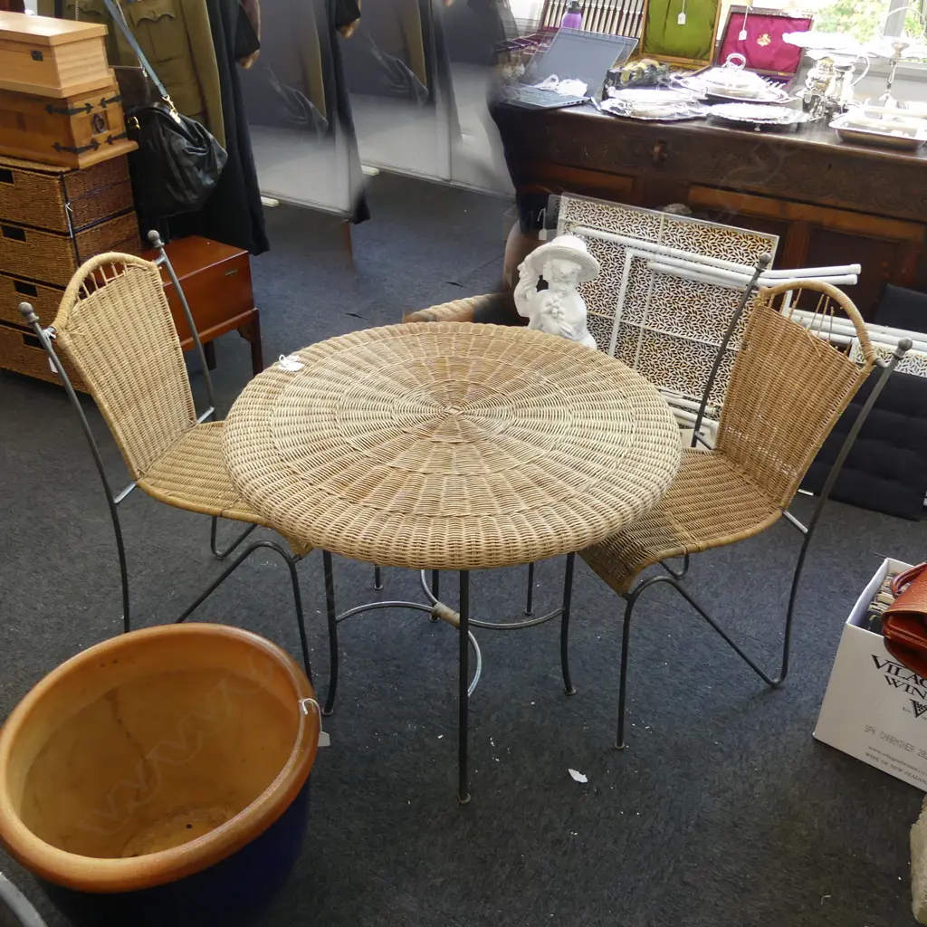 ROUND CANE PATIO TABLE (DIA 820MM) WITH 2 CHAIRS (SOME DAMAGE TO BACK OF ONE) Image 1++
