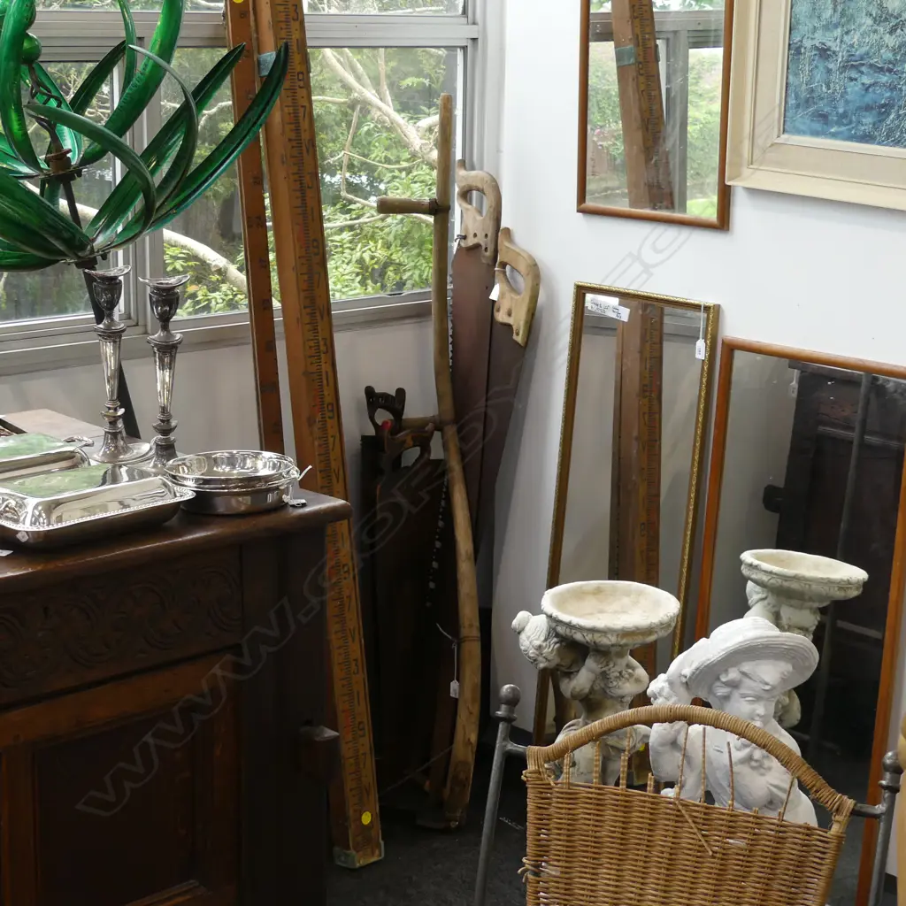 VINTAGE TOOLS; SCYTHE + 4 VINTAGE SAWS + SPADE Image 1++