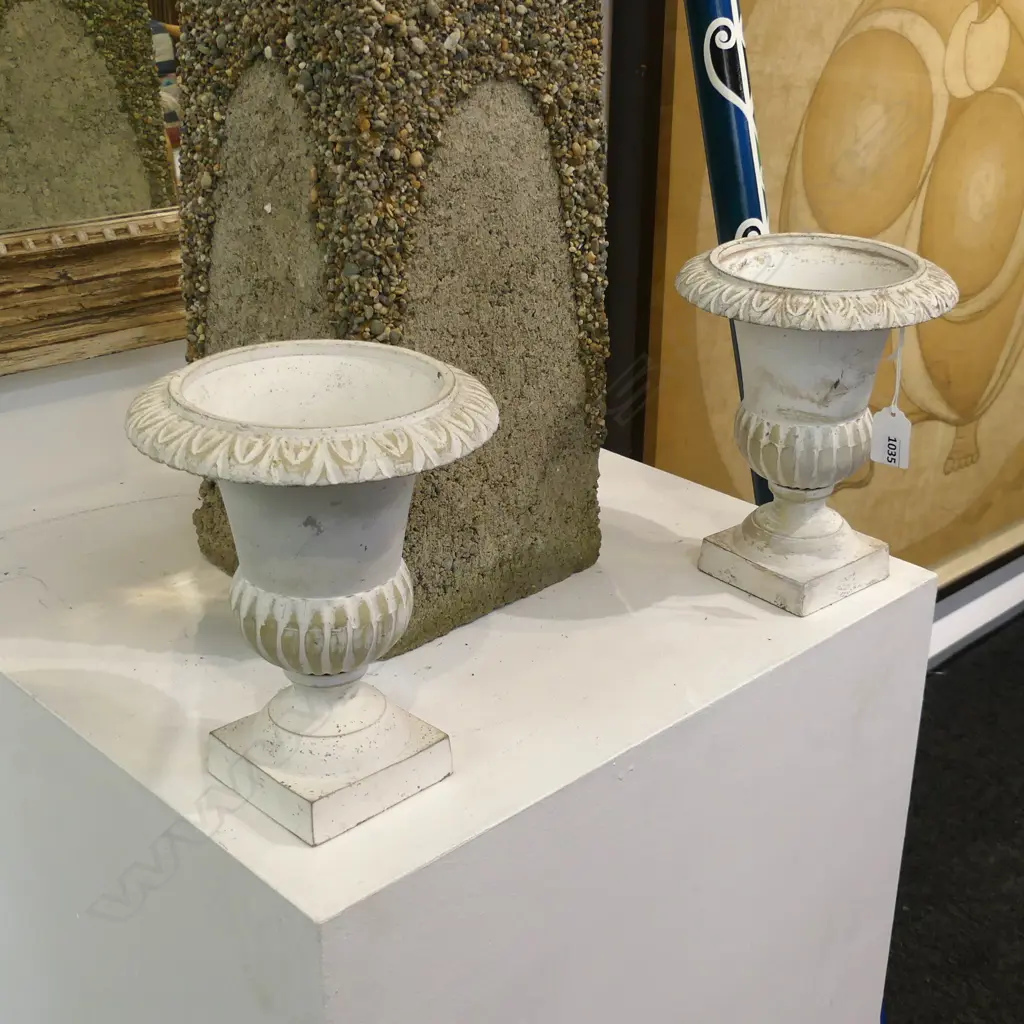 PR DECORATIVE WHITE URNS H.210mm Image 1++