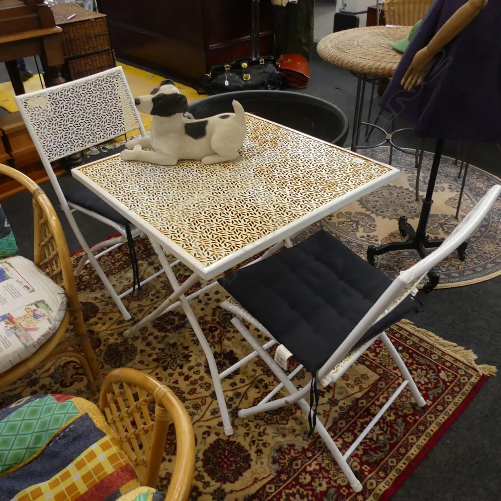 WHITE PAINTED METAL FOLDING TABLE WITH 2 FOLDING CHAIRS - SOME SURFACE RUST Image 1++