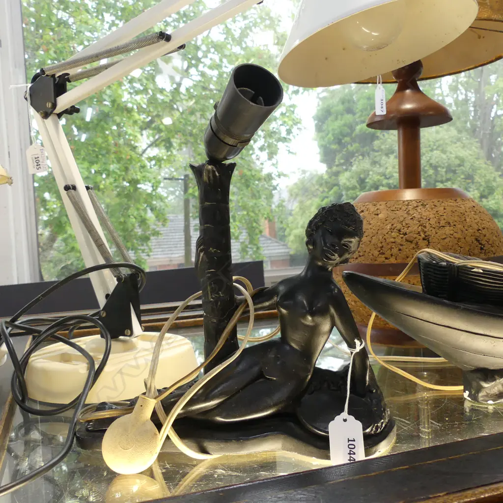 SMALL NAKED BLACK LADY TABLE LAMP H. 320MM Image 1++