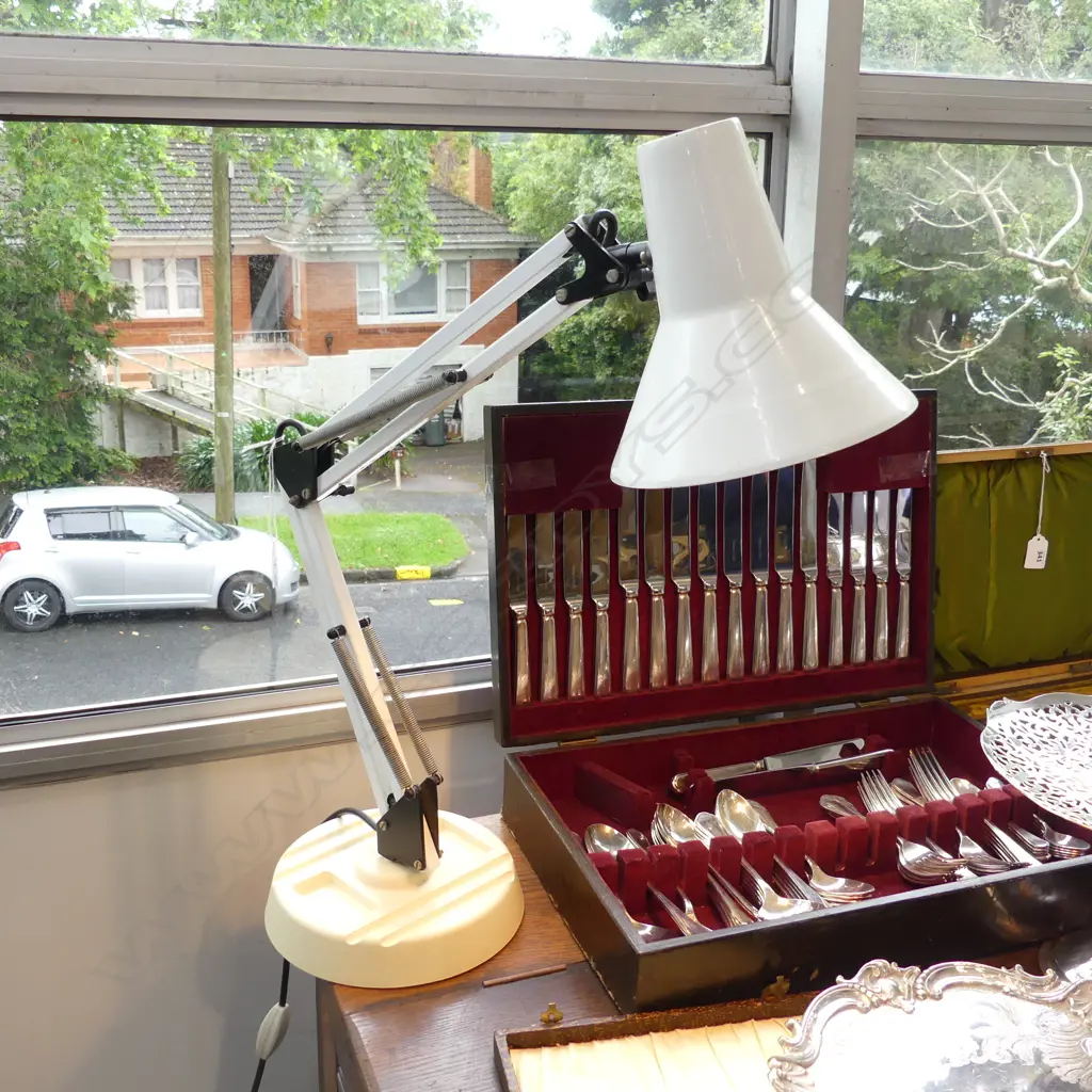 WHITE ANGLE POISE LAMP Image 1++