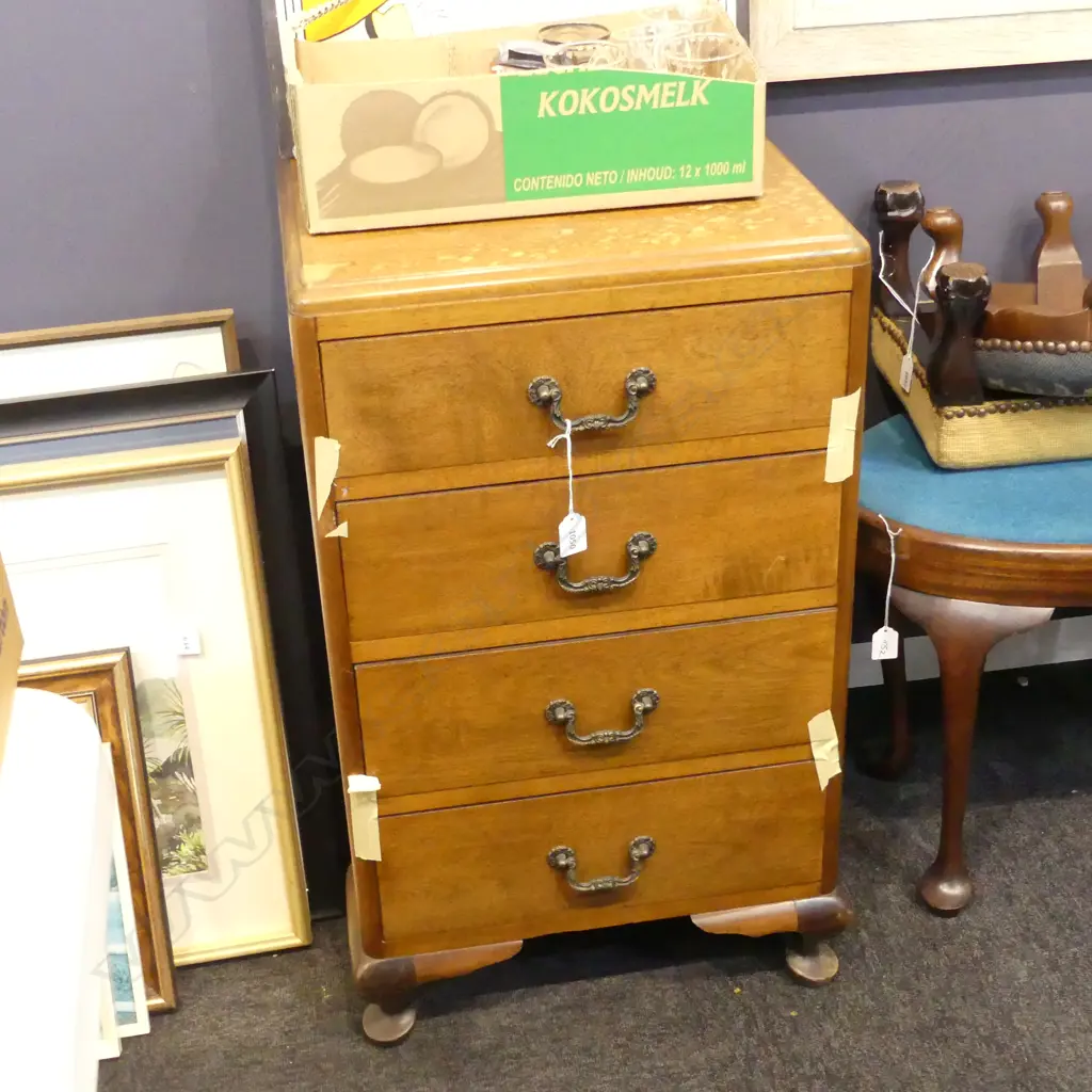 QUEEN ANNE STYLE BEDSIDE DRAWERS Image 1++