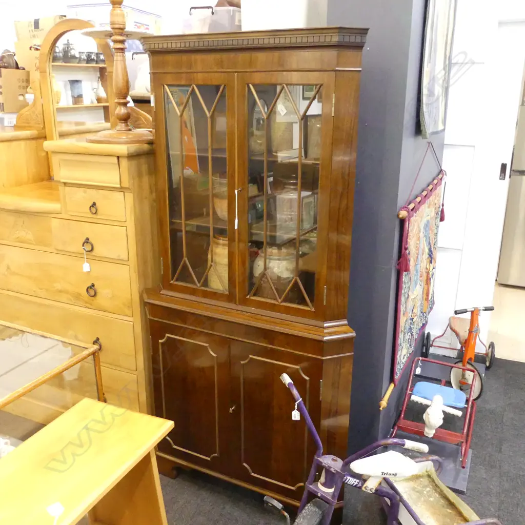 GLAZED CORNER CABINET H.1770mm Image 1++