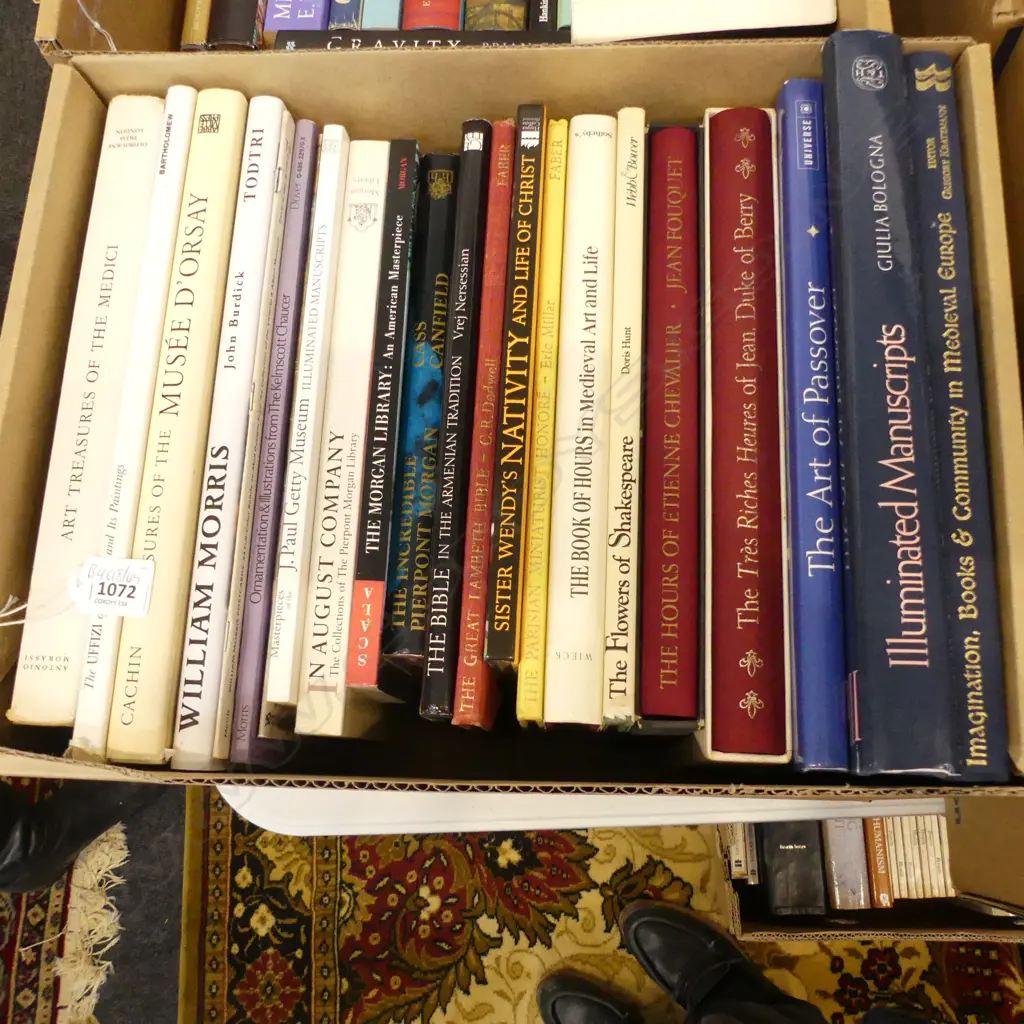 BOX OF ASST BOOKS Image 1++