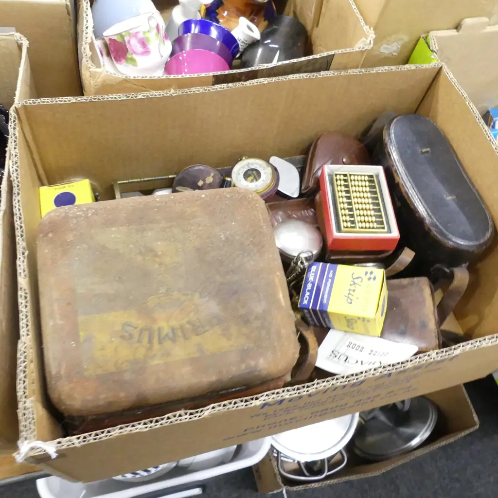 BOX LOT VINTAGE CAMERAS; BINOCULARS ETC Image 1++