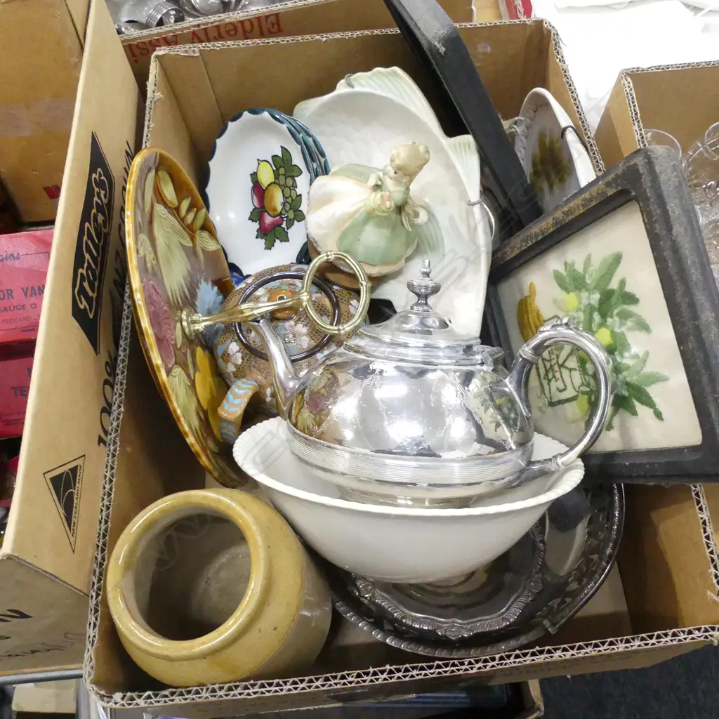 BOX LOT ASST. CHINA; SARREGUEMINES PLATE, ETC Image 1++