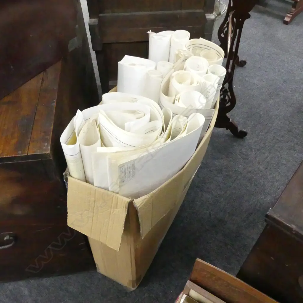 BOX LOT ASST. WORLD MAPS Image 1++