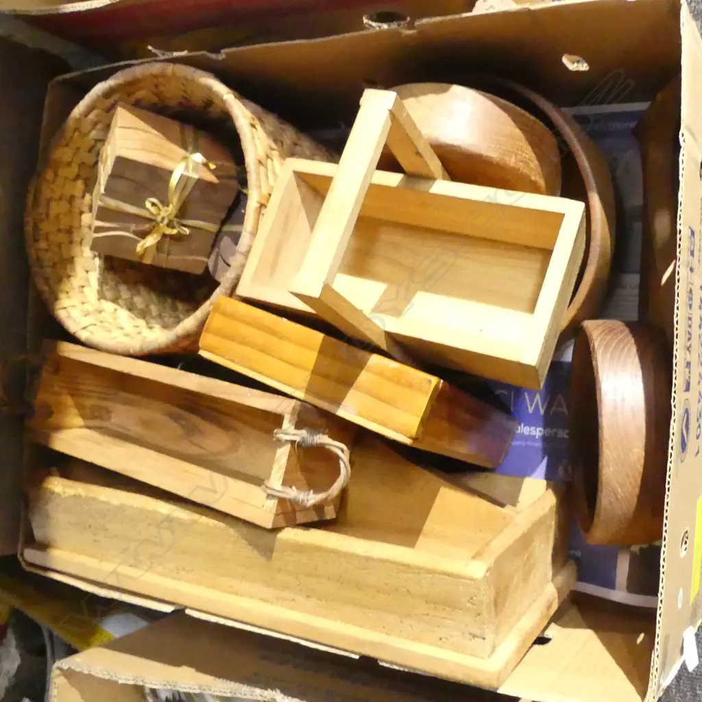 BOX LOT ASST. WOODEN CONTAINERS  Image 1++
