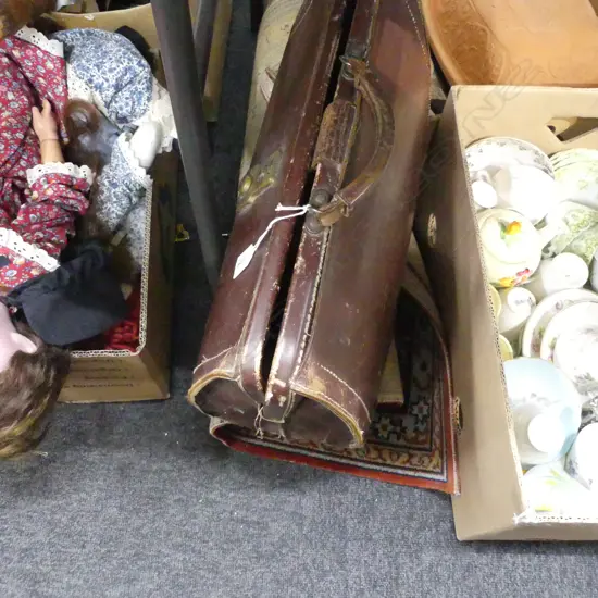 BOX LOT 3 DOLLS + MACHINE RUG + DOCTORS BAG