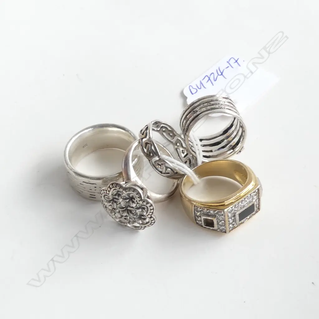 5 STYLISH SILVER RINGS Image 1++