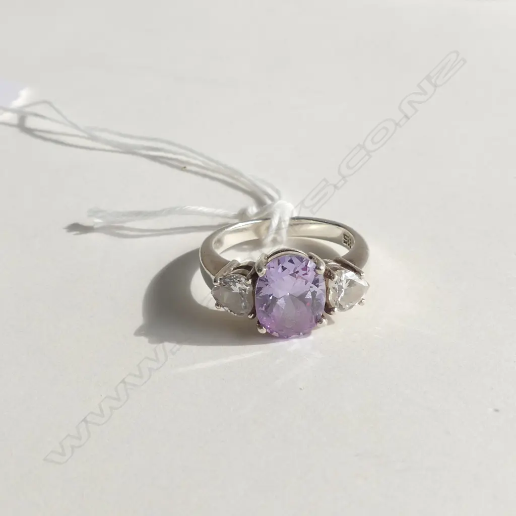 STERLING RING PINK & WHITE STONES Image 1++
