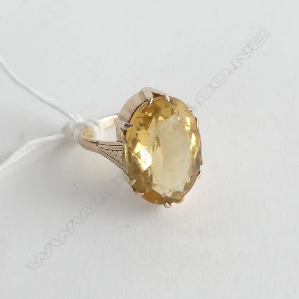 VINTAGE 9CT & LGE CITRINE ? DRESS RING Image 1++