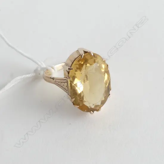 VINTAGE 9CT & LGE CITRINE ? DRESS RING