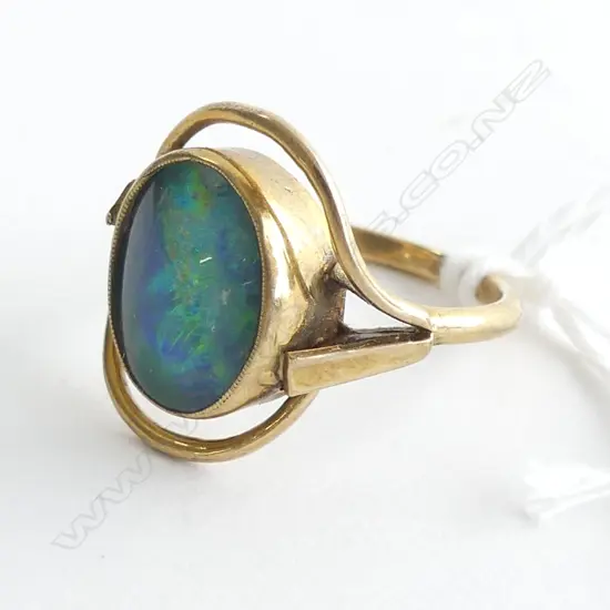 9CT GOLD RING OPAL DOUBLET PANEL SCROLLING FRAME 3.6gms