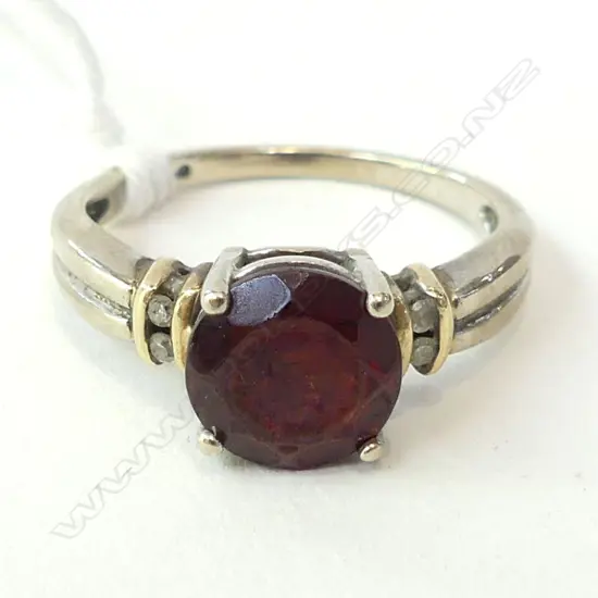 10ct WHITE GOLD RING WITH RUBY? AND DIAMONDS W. 2.7gms